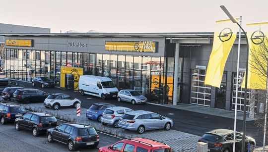 Der neu errichtete 1.000-Einheiten-Betrieb von Wickenhäuser in Neufahrn nahe München.(Bild:  Peter Fastl)