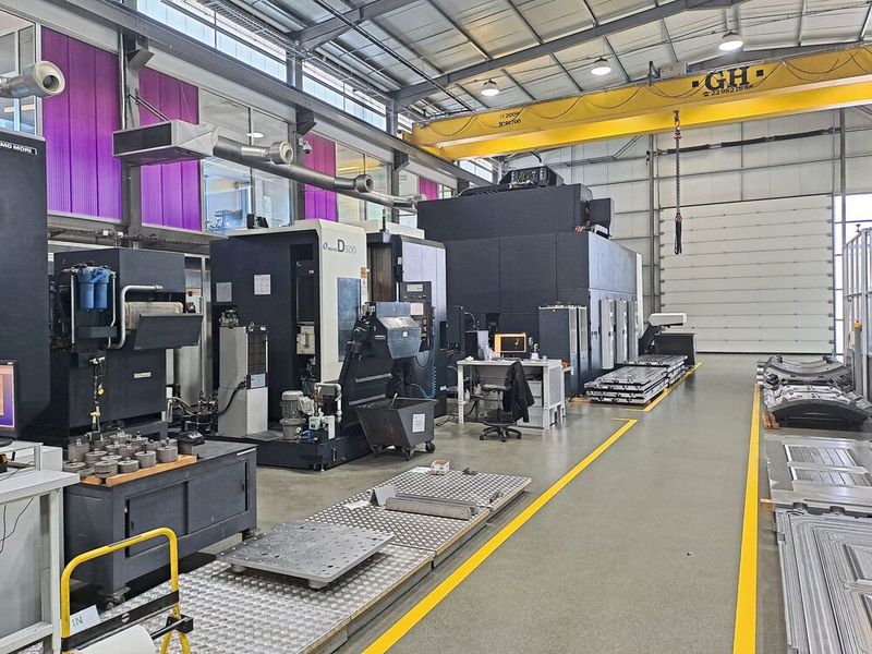 State-of-the-art machines and spotless shop floors impress even demanding clients. (Source: Alexander Stark)