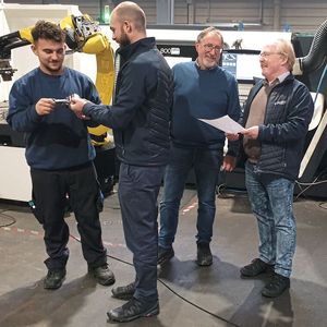 During on-site visits by Ingersoll technicians, component optimization is usually the focus (from left): Morina Albion (Machine operator Beer Machining Technology), Thomas Kölbl (Application technician Ingersoll) Georg Beer (Managing Director Beer Machining Technology) and Udo Stangl (Technical consultant Ingersoll).(Image: Ingersoll)