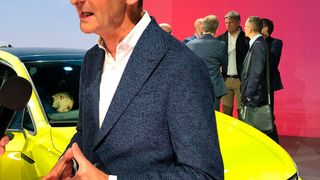 Der Druck auf Volkswagen-Chef Herbert Diess ist unter anderem wegen der Pannenserie rund um den Golf 8 groß. (Bild: Seyerlein/»kfz-betrieb«)