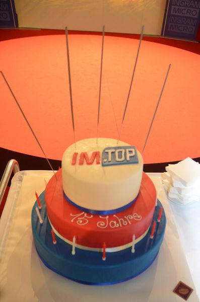 Im Jahr 2000 gab es die erste IM.Top – der 15. Geburtstag in diesem Jahr wurde mit einer süssen Torte gefeiert. (Bild: IT-BUSINESS)