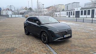 Nissan hat im März 2025 einen Rückruf für sein SUV-Modell Qashqai gestartet. Ein Softwarefehler könnte die Fahrzeuge in den Notlaufmodus versetzen. (Bild: Mauritz – VCG)