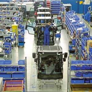 Rund 450 Kompaktkehrmaschinen der Baureihe Swingo mit 2-m³-Kehrbehältern werden jährlich in St. Blasien gefertigt.