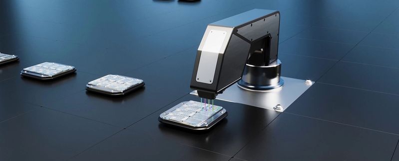 Mikrodosierung in extrem kleinen Volumina auf einem frei beweglichen und hygienischen Acopos 6D-Shuttle für eine saubere, flexible und skalierbare Produktion.(Bild:  M2 Automation)