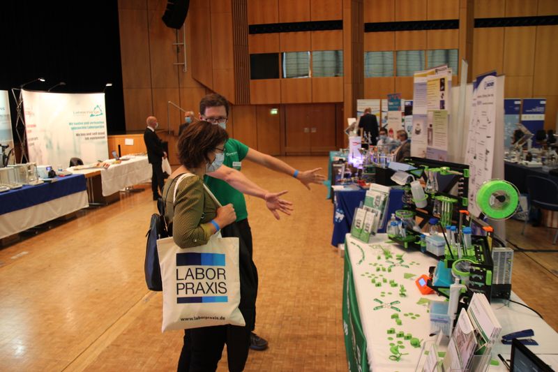 Weitere Impressionen von der LAB-SUPPLY Sindelfingen 2021   Infos zu den kommenden LAB-SUPPLY-Messen finden Sie auf www.lab-supply.info.  (LABORPRAXIS, C. Lüttmann)