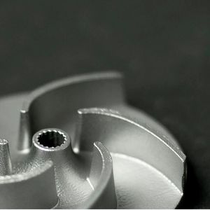 Mit dem austhenitischen Edelstahlpulver EOS StainlessSteel 254 können Bauteile mit ausgezeichneter Korrosionsbeständigkeit 3D-gedruckt werden.(Bild:  EOS)