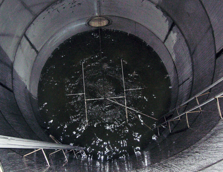 Blick von oben auf eine Pulsair-Installation im Inneren eines Tanks. (Bild: MPT)