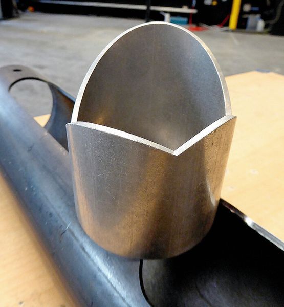 Mit der Lasermaschine FO-3015 II NT RI sind praktisch alle Geometrien an unterschiedlichen Rohren und Profilen denkbar. Präzision und Maßgenauigkeit sind garantiert. (Bild: Kuhn)