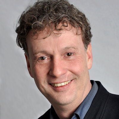 Sven Bauer: will eine eigene extrem leistungsfähige Lithium-Ionen-Zelle mit 100% höherer Lebensdauer, 68% mehr Leistung, 88% mehr Energie, 400% mehr Ladestrom und bis zu 60% mehr Kapazität auf den Markt bringen. (Bild: BMZ)