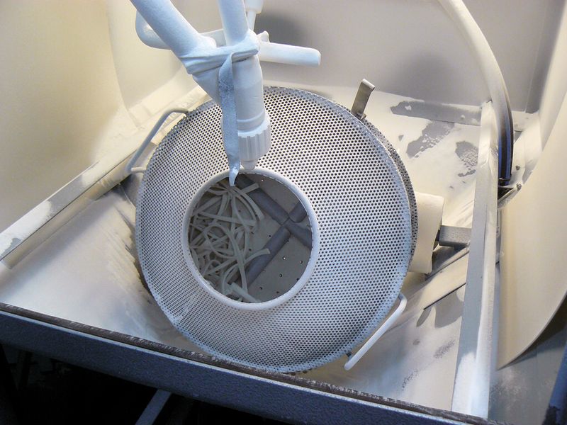Was die Oberflächen von gesinterten Bauteilen angeht: Kegelmann hat gemeinsam mit Rösler Oberflächentechnik entsprechende Verfahren bei der Strahl- und Gleitschleiftechnik entwickelt. (Bild: Kegelmann)