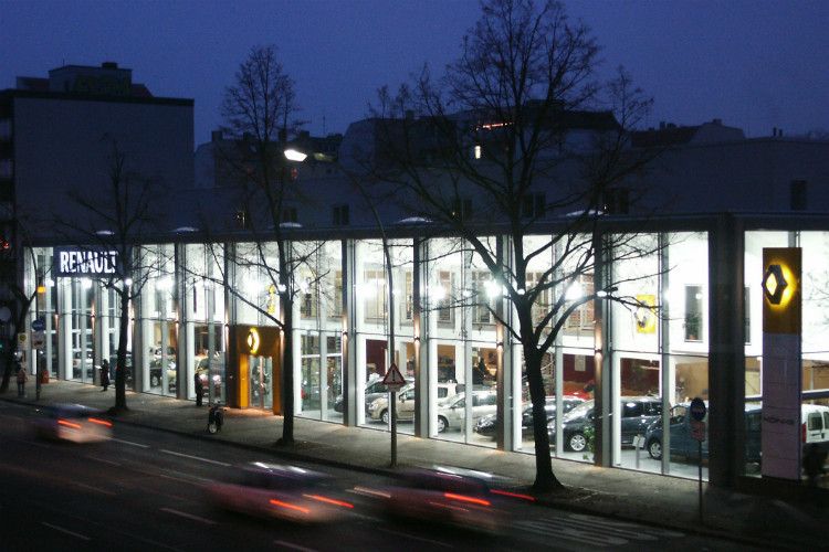 Es ist der größte Renault-Händler Berlins und der größte Dacia-Händler Deutschland – das Autohaus G. König. Um in der Hauptstadt aufzufallen muss man ausgefallene Ideen haben und manchmal laut sein. Das beherrscht die Autohaus-Gruppe: Mal sucht der „König eine Königin“, mal wirbt der Betrieb mit extrem günstigen Preisen. (Foto: König)