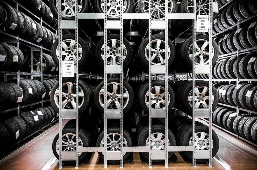 Reifenregale kaufen.png (HaCoBau Hallen und Container Systeme GmbH)