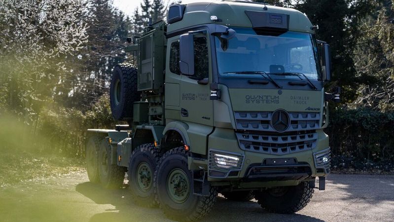 Daimler Truck und Quantum Systems entwickeln gemeinsam zu unbemannten militärischen Fahrzeugen.(Bild:  Quantum Systems)