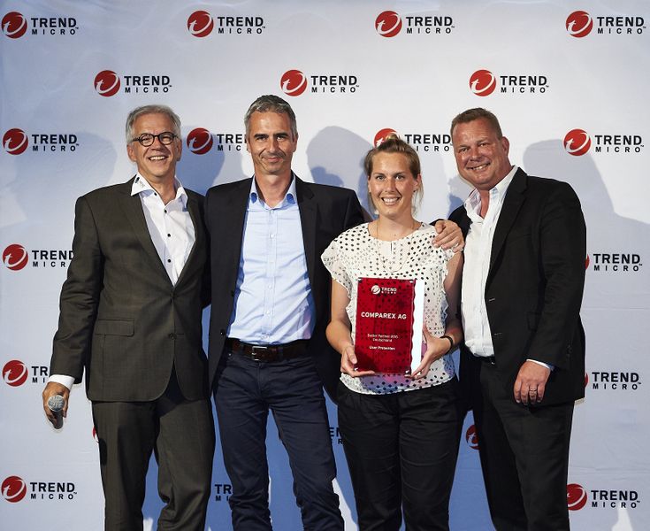 Bester Partner 2016 „User Protection“: COMPAREX AG   (zum 3. Mal in Folge), übergeben an Aurélie Kubik und Marcus Helbig (2. v. l.) durch Thorsten Zank (r.) und Martin Ninnemann (Trend Micro) (Trend Micro)