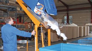 Verspricht dem Bediener die einfachere Entleerung von Mülltonnen: die Mülltonnen-Kippstation von Bauer. (Bild: Bauer)