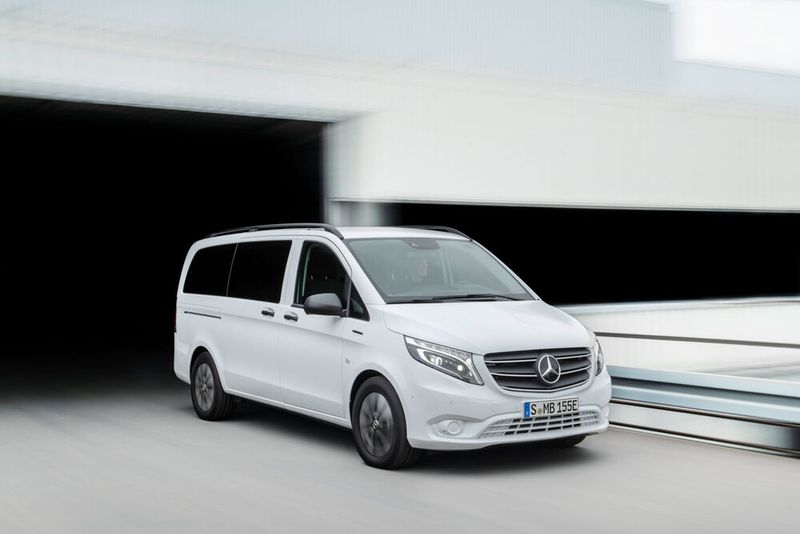 Mercedes setzt beim eVito Tourer jetzt auf die Elektro-Technik des EQV und montiert eine 90-kWh-Batterie. (Bild: Mercedes)