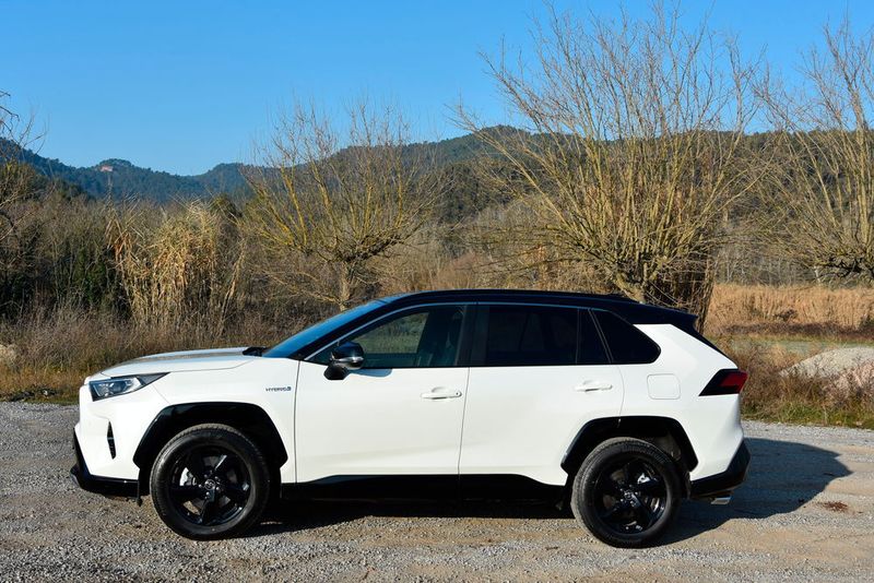 Der kombinierte Verbrauch liegt nach Herstellerangaben bei 4,5 bis 4,8 Litern. Im Praxistest lagen wir mit 5,7 Litern etwas darüber. (Simon / »kfz-betrieb«)