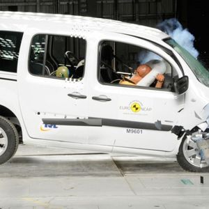 Der Hochdachkombi Mercedes Citan bekommt beim Euro NCAP-Crashtest nur drei von fünf möglichen Sternen.