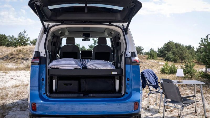 Der ID.California Cruise zum Startpreis ab 60.761 Euro ist ein bisschen wie der California Beach in elektrisch. (Bild: VW)