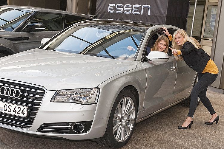 Wohin es mit der Branche geht, zeigen in diesem Jahr zeigen fast 500 Aussteller mit ihren Angeboten aus den Bereichen Tuning, Motorsport und Oldtimer. Erwartet werden insgesamt rund 340.000 Besucher. (Foto: Messe Essen)