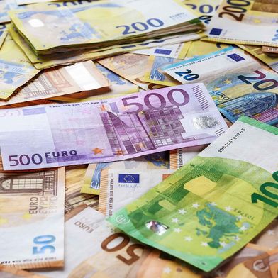 fotoblend-banknotes-7850299-1920-1920x1080v1 (Source: Wilfried Wende)
