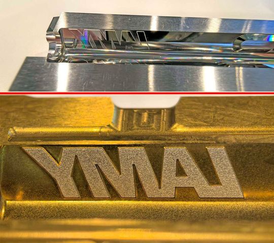 Heute werden die Formhälften aus dem bereits gehärteten Rohling herausgefräst (oben) und kurz poliert. Nach dem Anerodieren des Hintergrunds und einer TiN-Beschichtung folgt nur noch die Bemusterung.(Bild:  Klaus Vollrath)