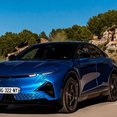 Als „Sport Fastback Limousine“ bezeichnet Alpine sein neues Modell A390. (Bild: Alpine)