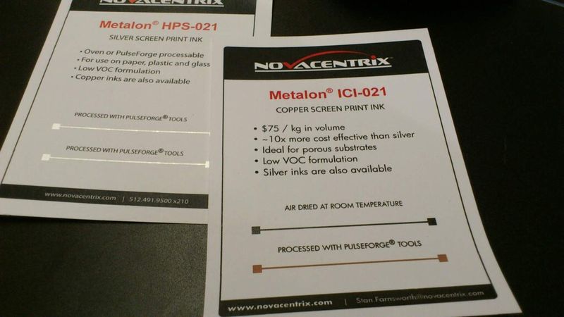 Novacentrix aus Austin/Texas demonstrierte Tinten für den Leiterbahnendruck auf Kupfer- und Silberbasis. (Bild: ELEKTRONIKPRAXIS)