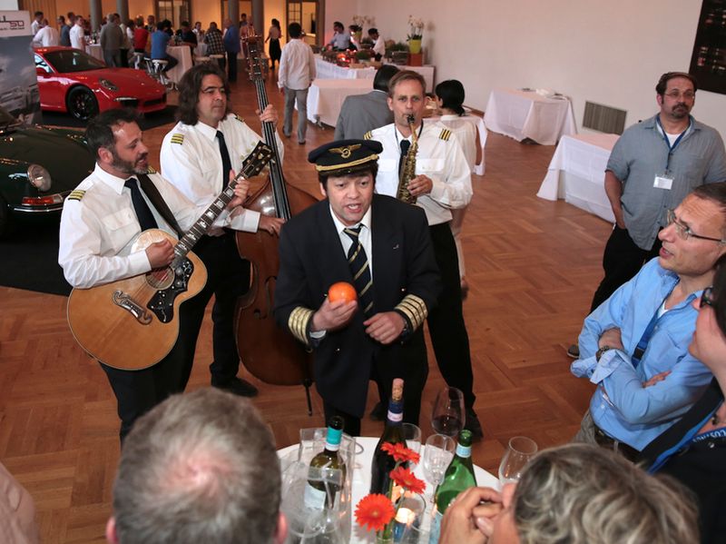 Beim Sektempfang nach der Rallye unterhielten die Acoustic Pilots. (Dietrich vom Berge)