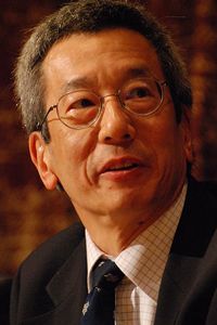 
  
  
    Jahr:
     
    2008
  
  
    Person:
     
    Roger Tsien 
(*1952)
  
  
    Nationalität:
     
     Vereinigte Staaten
  
  
    Begründung:
     
     „für die Entdeckung und Weiterentwicklung des grün fluoreszierenden Proteins.“ 
  

 (Archiv: Vogel Business Media)