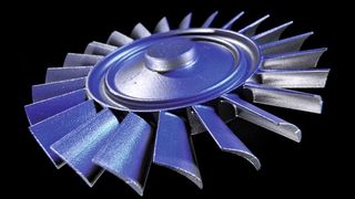 Bild 1: Die Schaufeln des Turbinenrads wurden aufgrund der extremen Temperaturbelastung aus der schwer zerpanbaren Nickelbasislegierung Inconell 713c im Feingießverfahren hergestellt.  (Bild: Feinguss Blank)