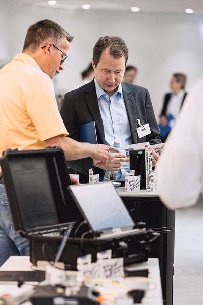 Impressionen der Fachtagung „Mehr Effizienz im Presswerk“ 2025 in Würzburg. (Bild: Stefan Bausewein)