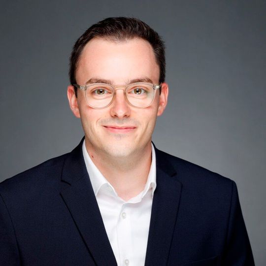 Felix Toepsch löst ab 1. Januar 2023 den bisherigen Geschäftsführer der Air Cargo Community Frankfurt (ACCF), Joachim von Winning, ab. Letzterer wird neue Aufgaben übernehmen. Lesen Sie hier, was für die Zukunft des Unternehmens nun geplant ist.(Bild:  Air Cargo Community Frankfurt)