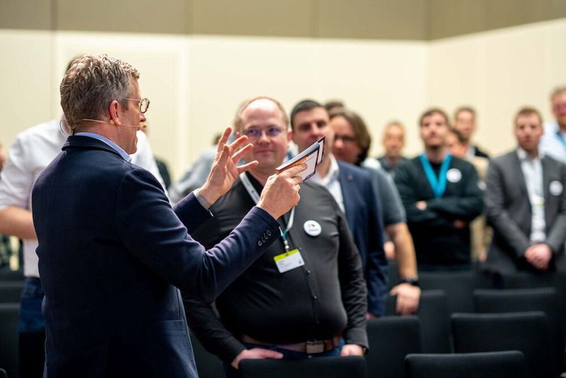 Die Vorträge waren gut besucht und regten zu Diskussionen an. (Bild: Valentin Diehl)