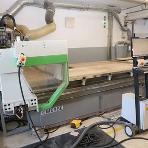 Ein weiteres Biesse-System ist dieses CNC-Bearbeitungszentrum Skill 1536 G FT, das Surplex im Angebot hat.(Bild:  Surplex)
