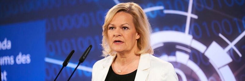 Nancy Faeser: „Bedrohungslage im Cyberraum wächst jeden Tag“ Nancy Faeser: „Bedrohungslage im Cyberraum wächst jeden Tag“