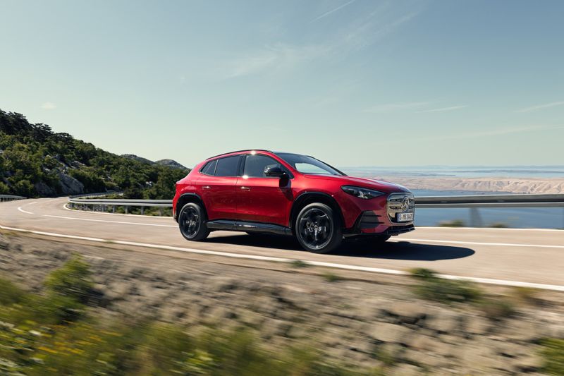 Der neue GLA von Mercedes ist gegenüber dem Vorgängermodell zehn Zentimeter länger geworden. (Bild: Mercedes-Benz)
