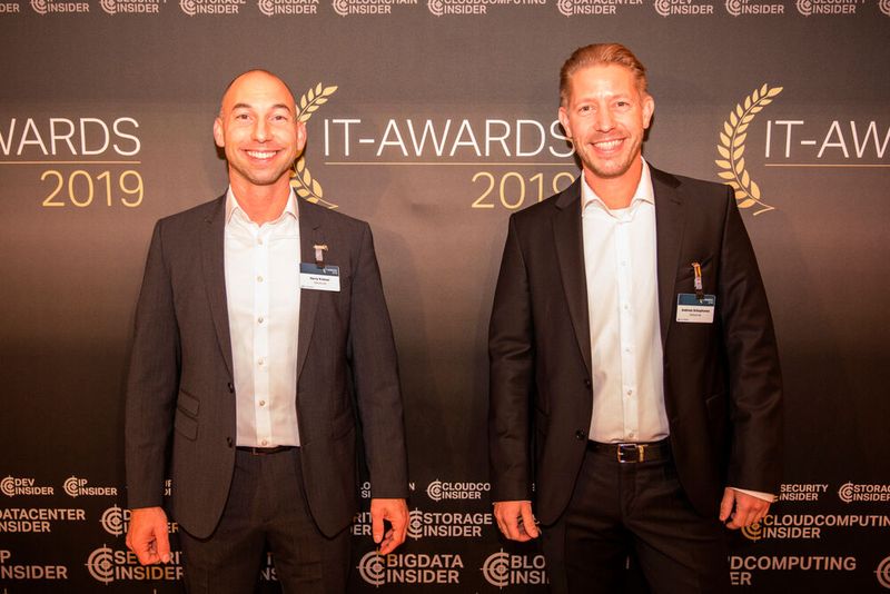 Harry Krämer (links) und Andreas Schophoven von der Software AG. (Bild: artful rooms / VIT)