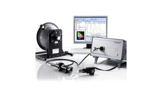 LED-Messplatz: Zur Grundausrüstung gehören eine Ulbricht-Kugel und ein Spektralradiometer. (Instrument Systems)