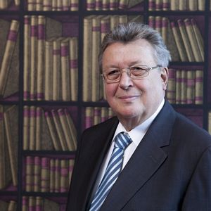 Wir sind zugleich Anbieter und Anwender von Industrie-4.0-Technologien, gepaart mit der Innovations- und Marktführerschaft in vielen Bereichen und Segmenten“, sagte VDMA-Präsident Dr. Reinhold Festge anlässlich der Hannover messe.