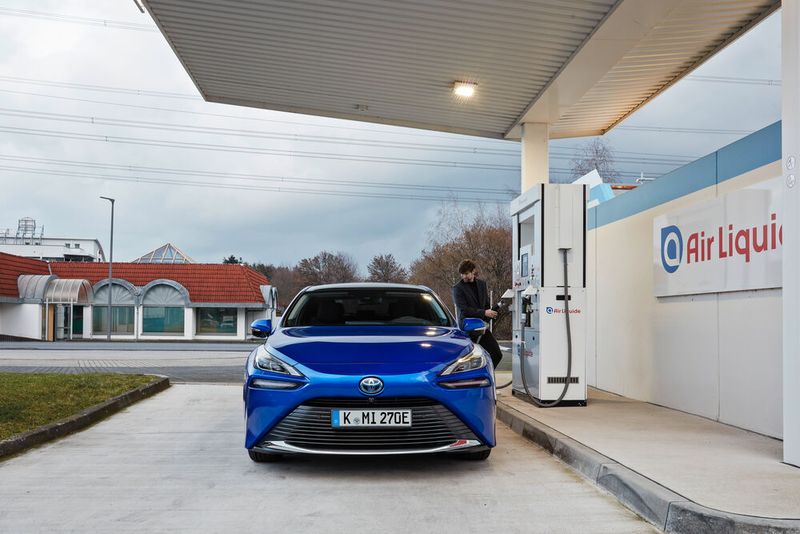 Den aktuellen Mirai gibt es ab 63.900 Euro. (Bild: Toyota)