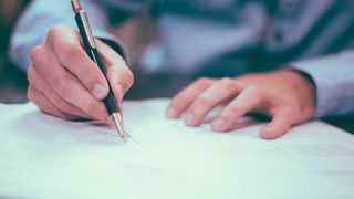 Künstliche Intelligenz soll den Bewerberprozess einfacher und effizienter machen. Doch was, wenn die KI diskriminiert? (Bild: Pixabay)