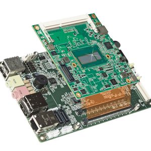 Das Computermodul Conga-TC87 auf einem kompakten Standard-Baseboard: Es ist mit Prozessoren der 4. Generation Intel Core ausgerüstet. In Verbindung mit dem Baseboard können OEMs Medizingeräte entwickeln, die riesige Datenmengen in Echtzeit verarbeiten und als ultrahochauflösende 4K-Videos wiedergeben können.