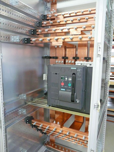 Hohe Leistung und hohe Ströme: Entsprechend viel Kupfer ist in den Schaltanlagen von HPS verbaut.  (Eplan)