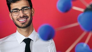 Bundessieger 2018 im Fach Chemie: Malek Sbeih aus Weimar gewann mit dem Projekt „Fettlöser mit Lichtschalter – Synthese und Untersuchung fotochemisch schaltbarer Tenside“. (Jugend forscht)