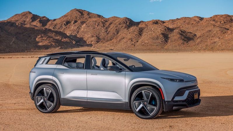 Kurz nach dem Produktionsstart im November sollen erste Exemplare des Fisker Ocean auch an Kunden in Europa gehen.(Bild:  Fisker)