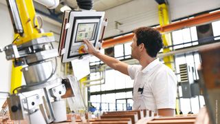 dm-2022-02-14-rose-hmi-einheiten (Quelle: industrieblick/AdobeStock)