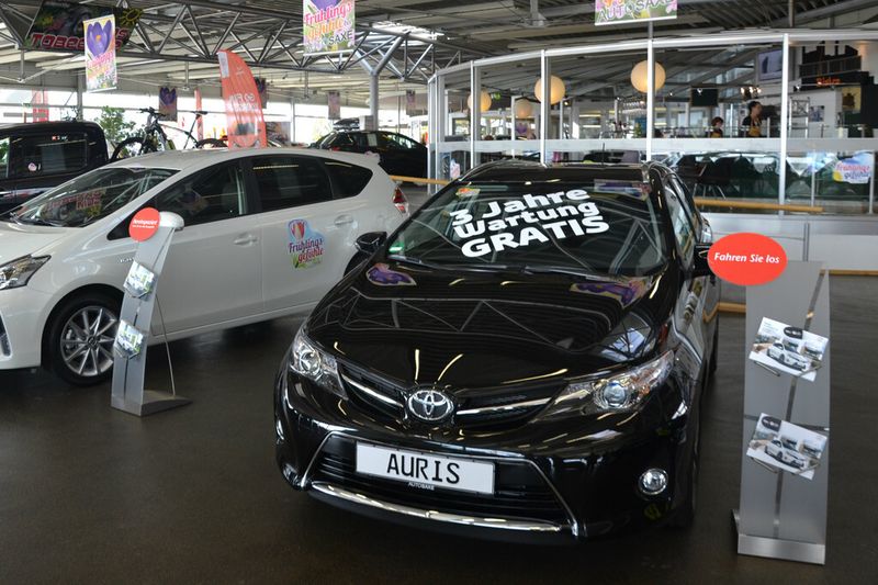 Ein kostenloses Getränk im hauseigenen Bistro gehört zum besonderen Service von Auto Saxe dazu. (Foto: Mauritz)