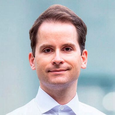 Prof. Dr. med. Philipp Vollmuth, Else-Kröner Professor für Künstliche Intelligenz in der medizinischen Bildgebung an der Universität Bonn und Sektionsleiter für Computational Radiology & Clinical AI an der Klinik für Neuroradiologie am UKB, entwickelt für EUcanAI mit seinem Team Foundation Modelle für die medizinische Bildgebung.  (Bild: Tobias Schwerdt)