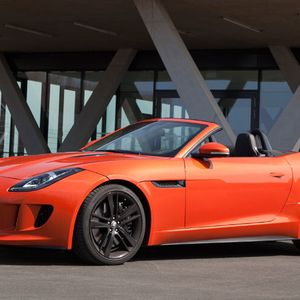 Das Design des Roadsters ist puristisch und von wenigen Linien geprägt.